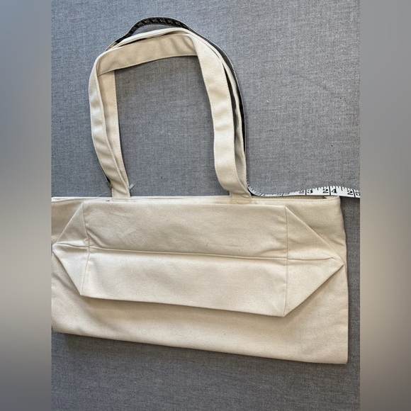 RARE NWT Uniqlo Ginza Japan Exclusive Tote - Picture 6 of 7